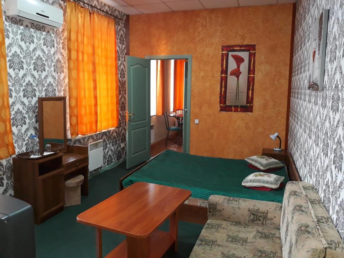EuroLux Hotel Poltava Extérieur photo